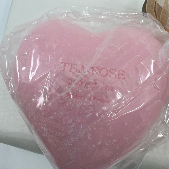 Two Bars Tea Rose Pre De Provence Shea Butter French Soap, New With Tags - Picture 4 of 6
